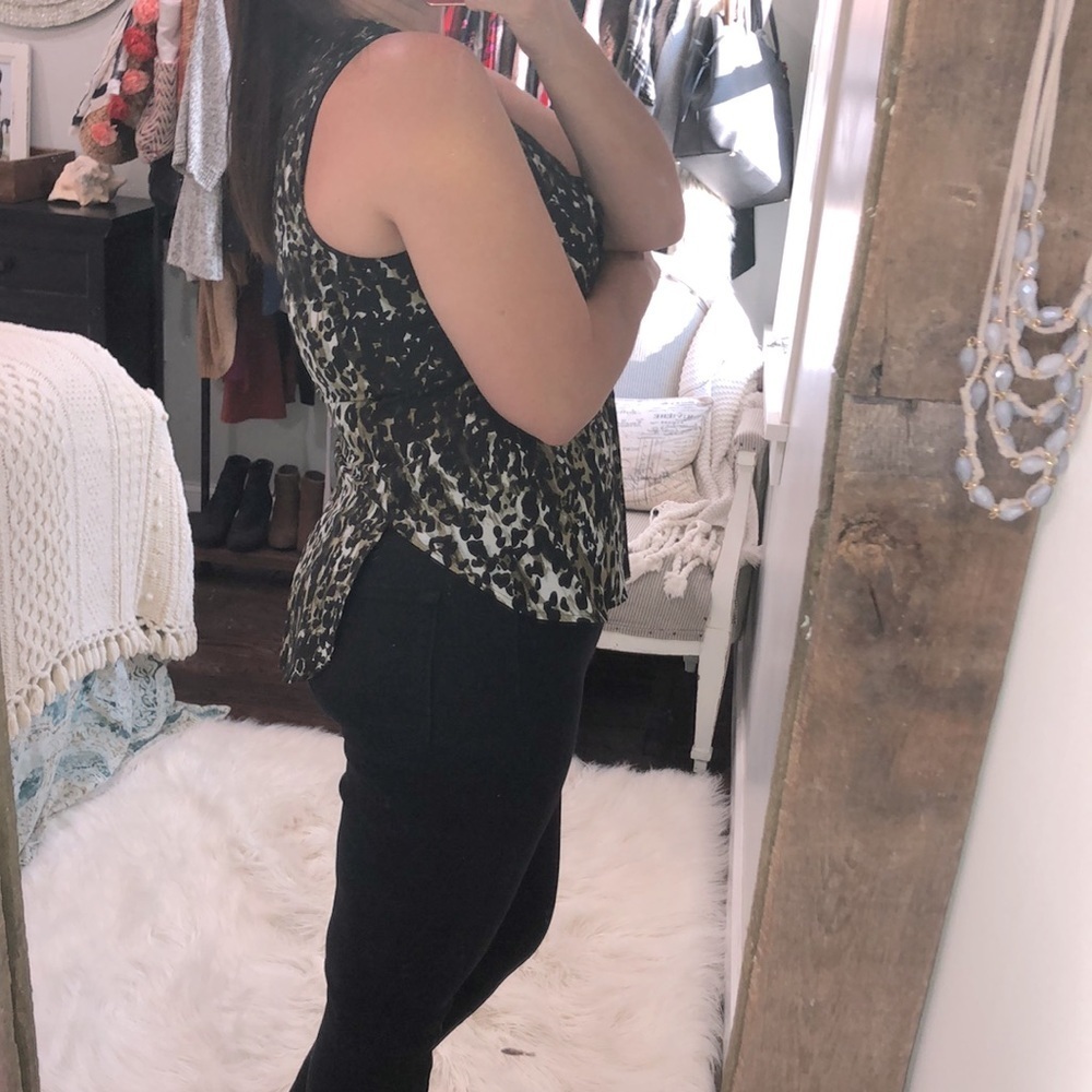 BCBGENERATION size xxsmall leopard print top - image 2